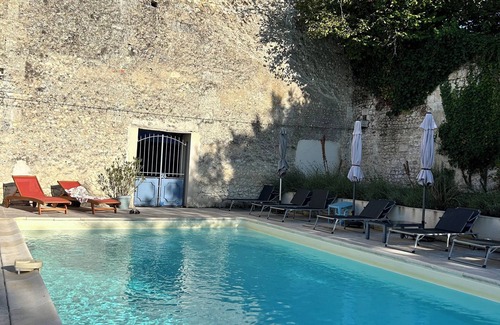 Saint-Romain Casa | Magnificent Country House, Renovated Distillery, Jacuzzi, Pool, Patio, Games