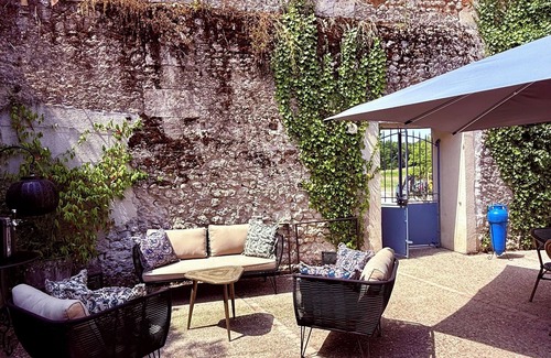 Saint-Romain Casa | Magnificent Country House, Renovated Distillery, Jacuzzi, Pool, Patio, Games