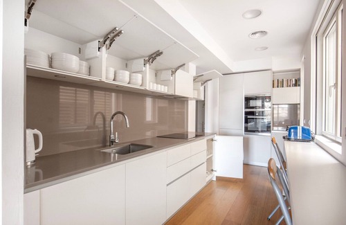 El Born Apartamento | Magnificent El Born 2BR, Great Views, by Blueground