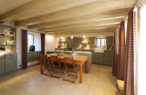 Castels Casa | Magnificent, traditional stone property with 14m long pool set in nature