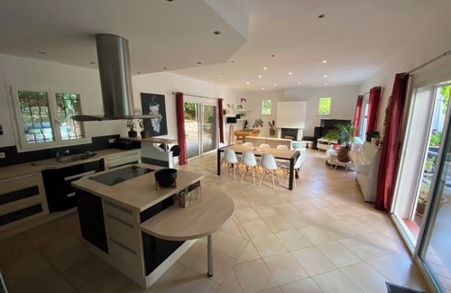 Roquefort-les-Pins Villa | Villa de 4 dormitorios en el corazón de la Riviera francesa