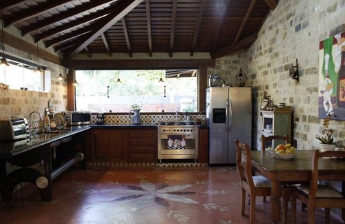 Village da Ferradura Casa | Magnífica casa en la playa de arena de herradura, con 5 suites y hermosa piscina.