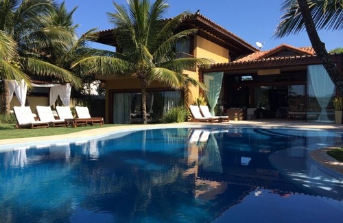 Village da Ferradura Casa | Magnífica casa en la playa de arena de herradura, con 5 suites y hermosa piscina.