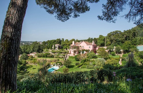 Monserrate Villa | Magnífica villa familiar histórica con piscina privada, capilla y amplios terrenos.