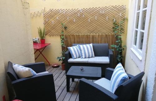 Mouraria Apartamento | Magnificent Historical City Centre Apart with Terrace