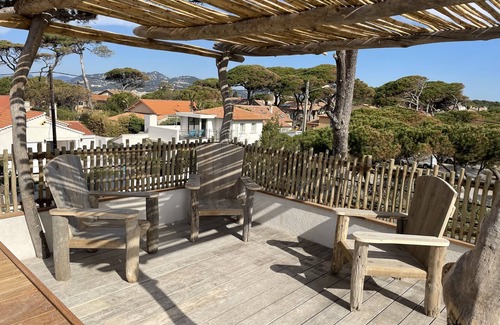 La Capte Casa | Magnífica casa en un pueblo costero con mini piscina en la azotea