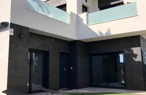 Benijofar Villa | Magnífica villa moderna con jacuzzi privado climatizado con vistas a la montaña