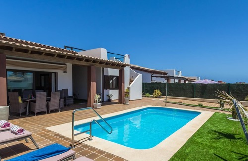 Caleta de Fuste Villa | Magnífica Villa de nueva construcción con piscina privada