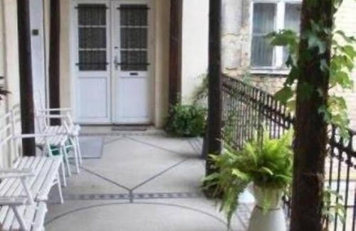 Nepszinhaz negyed Apartamento | Budapest: Hermoso apartamento reformado - 5 dormitorios 3 baños