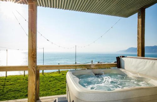 Shelter Cove Apartamento | Magnificent Oceanview by OceanviewHotTubs Oceanfront! Shelter Cove, CA Tesla EV station