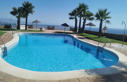 Velilla-Taramay Casa | Magnífica propiedad con vistas al mar y a la montaña, a 300 metros de la playa.