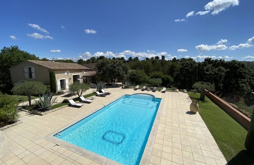 Aurons Villa | Magnífica villa provenzal de 300 m2 con aire acondicionado y una gran piscina orientada al sur.