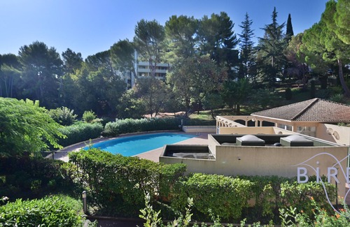 La Bocca Nord Apartamento | Magnificent renovated apartment in the heart of the Domaine des Palmiers