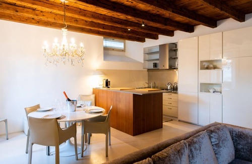 Citta Antica Apartamento | Magnífica residencia con vistas a Piazza Erbe