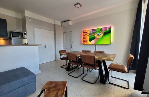 La Croix des Gardes Apartamento | Magnificent Sea View, Swimming Pool, Great Comfort, Air Conditioning and Parking