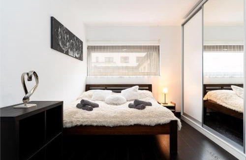 Karlin Apartamento | Magnificent Silver Residence