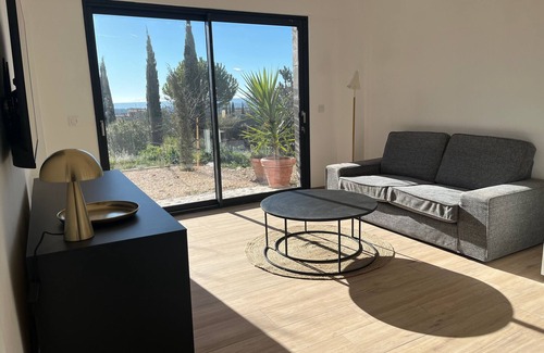 Eguilles Apartamento | Magnificent T2 Furnished House