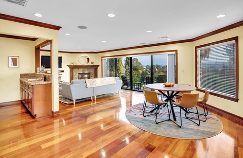 Eagle Rock Casa | Magnificent View House Close To All