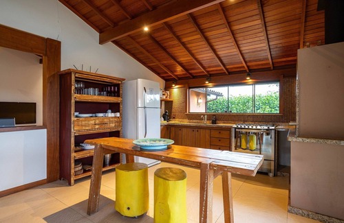 Itaipava Casa | Magnificent views, 3 suites, pool w/ heated tub