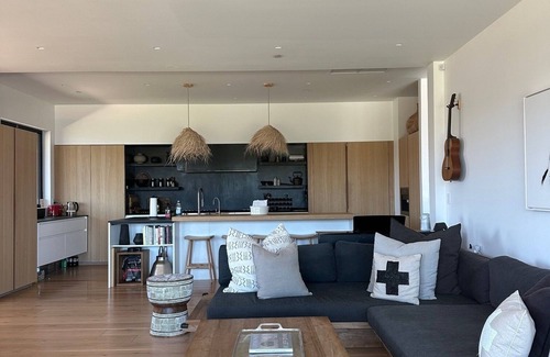 Malibu Casa | Magnificent views in luxurious, secluded 3-bedroom hillside retreat in Malibu