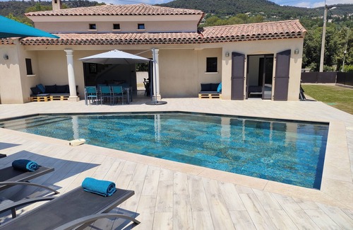 Le Tignet Villa | Magnificent villa between sea and mountains. Private swimming pool. Air-conditioned.