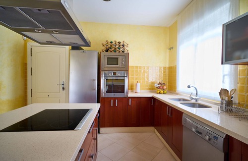 Velez-Malaga Casa | Magnífica Villa con Piscina Junto al Mar, Chilches Costa