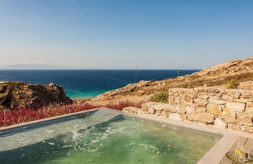 Elia Casa | Magnificent Villa for 14 persons, Gym, Pool, Close to Beach, Parking, Jacuzzi