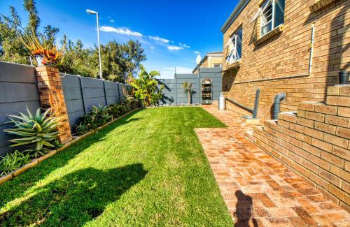 Brackenfell Villa | Magnificent Villa Load-Shedding Free!