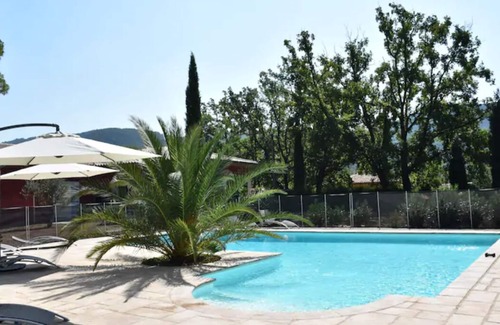 Bargemon Villa | Hermosa villa provenzal en terreno llano con árboles - Piscina tratada con sal