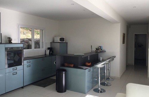 Ajaccio Villa | Magnífica villa nueva en la azotea. Piscina y jacuzzi con vistas al mar.
