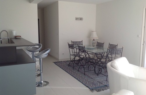 Ajaccio Villa | Magnífica villa nueva en la azotea. Piscina y jacuzzi con vistas al mar.