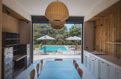 Menerbes Casa | Magnificent villa with swimming pool in Ménerbes, Picasso's adopted village.