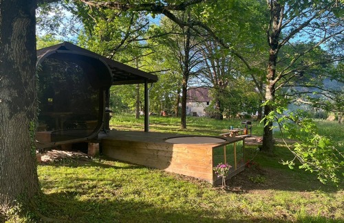 Ozenx-Montestrucq Chalet De Esquí | Magnificent wooden chalet lost in the Béarn countryside.