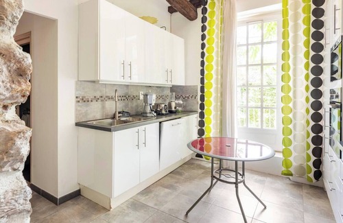 Brignoles Apartamento | Magnificent wine estate of 32 hectares.