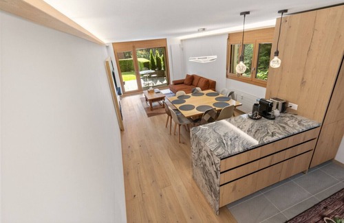 Noes Apartamento | Magnifique Appartement Rénové Type Chalet Avec Piscine Intérieure Chauffée
