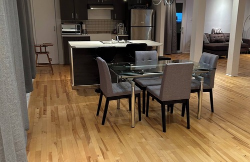 Chateauguay Apartamento | Magnifique Condo,air Ouvertes!voiture Electrique Bienvenue!pet Friendly!