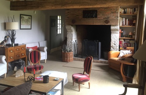 Glos Casa | Magnifique Longère du Xviiième, Charme et Calme Absolu, au Milieu des Champs