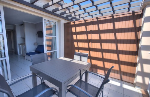 Le Dramont Apartamento | Magnifique Studio Terrasse vue mer Idéal Climatisation