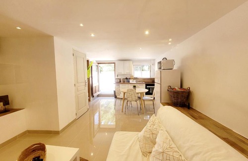 Tamaris Apartamento | Magnifique T2 , jardin privatif et entrée privée