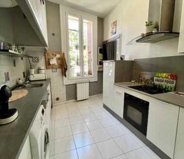 Les Arceaux Apartamento | Magnifique T3 au Centre Ville - Immeuble particulier