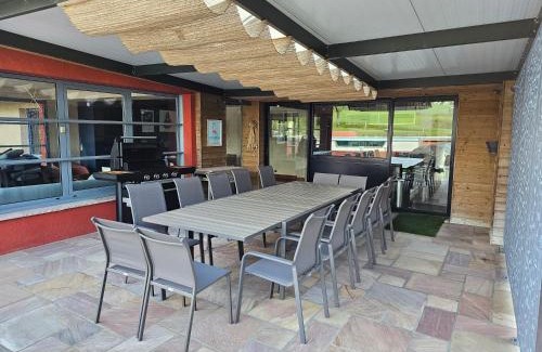 La Tessoualle Villa | Magnifique Villa privative avec Piscine et Spa pour 15 personnes