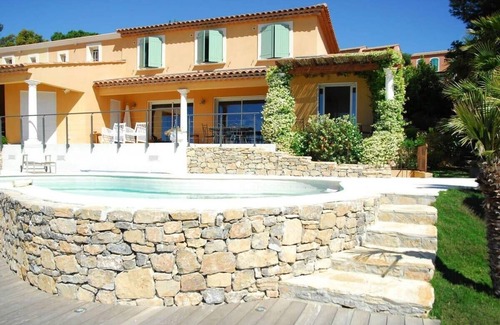 Le Dramont Villa | Magnífica vista para esta villa de lujo con piscina.