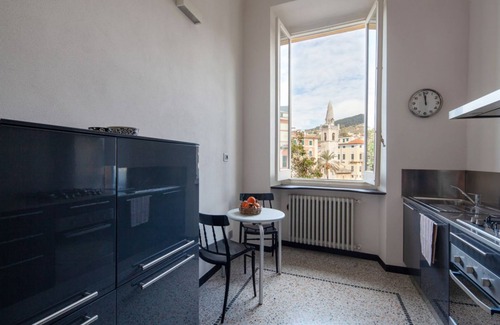 Lerici Apartamento | Magnolia Apartment · Historic Seaview Apart. with free Priv. Parking
