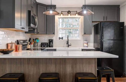 Smithville Casa | Magnolia Bottoms – A Dog’s Paradise (People Welcome, Too!)