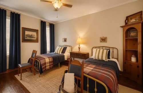 Meridian Casa | Magnolia Hill Vacation Home Rental in Meridian Mississippi Poplar Springs Historic District