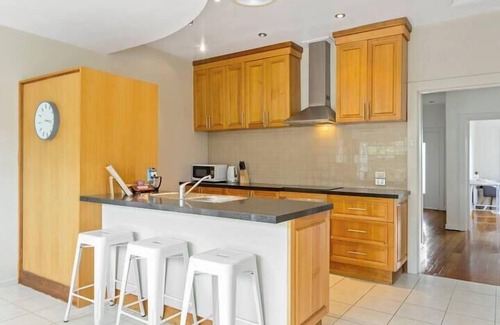 West Launceston Casa | Magnolia House: Near the Cataract Gorge & Parking