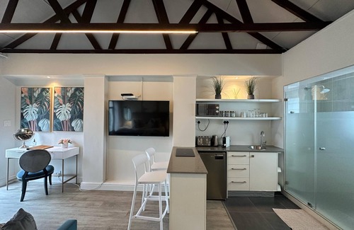 Tokai Apartamento | Magnolia King - Honeymoon Unit Self catering
