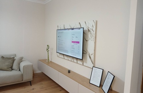 Tirana Apartamento | Magnolia's, Cozy 2-bedroom apartment in lovely Tiranë with WiFi, AC