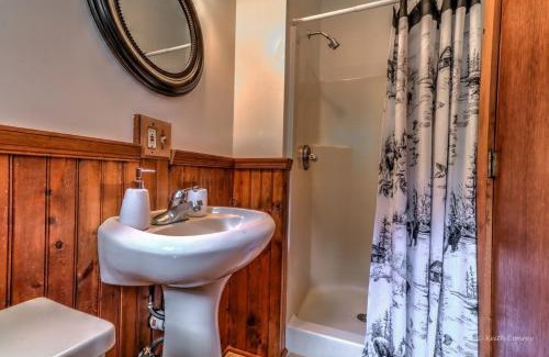 Canadensis Casa | Magnolia Streamside Resort