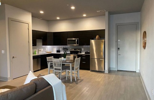 Fort Worth Casa | Magnolia Walks ~ City Chic Comfort ~ Med District!